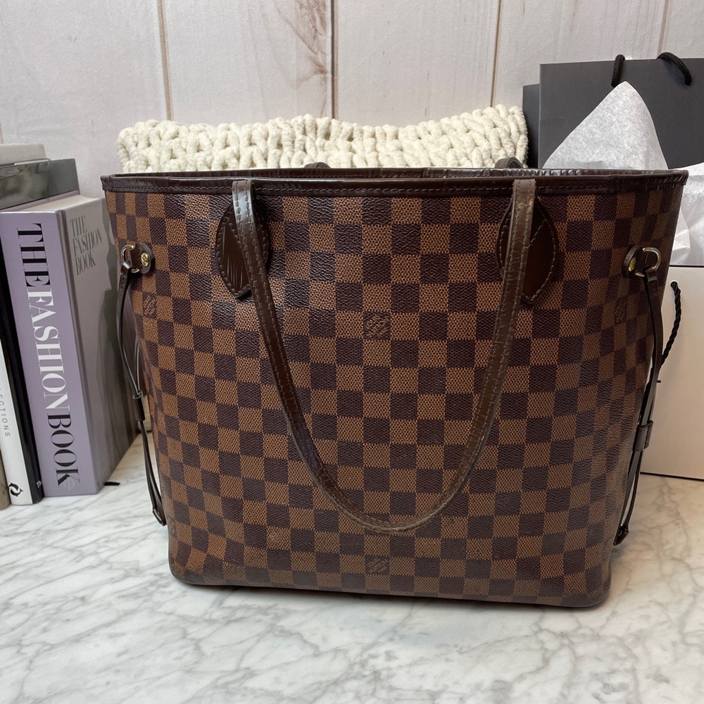 Louis Vuitton Damier Ebene Neverfull MM - Picture 2 of 15